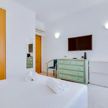 Mourasuites, T1 Moderno Em *